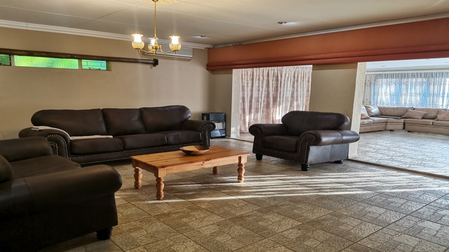 5 Bedroom Property for Sale in Miederpark North West
